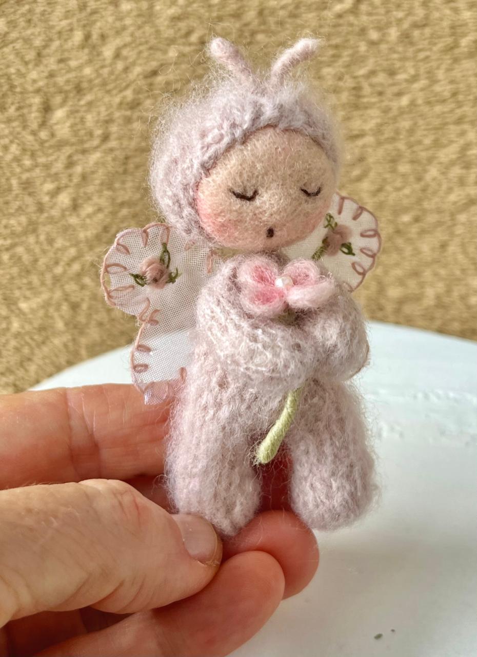 Slow Art Baby prop newborn photo 27