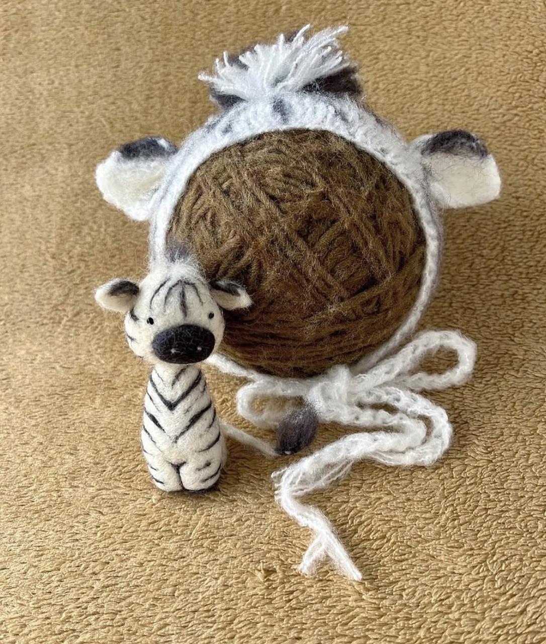 Slow Art Baby prop newborn photo 39